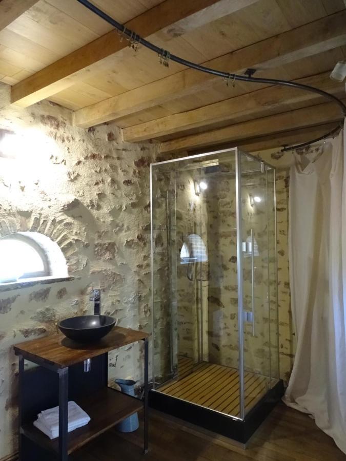 Bed and Breakfast L'Abrejou Le Donjon Exterior foto